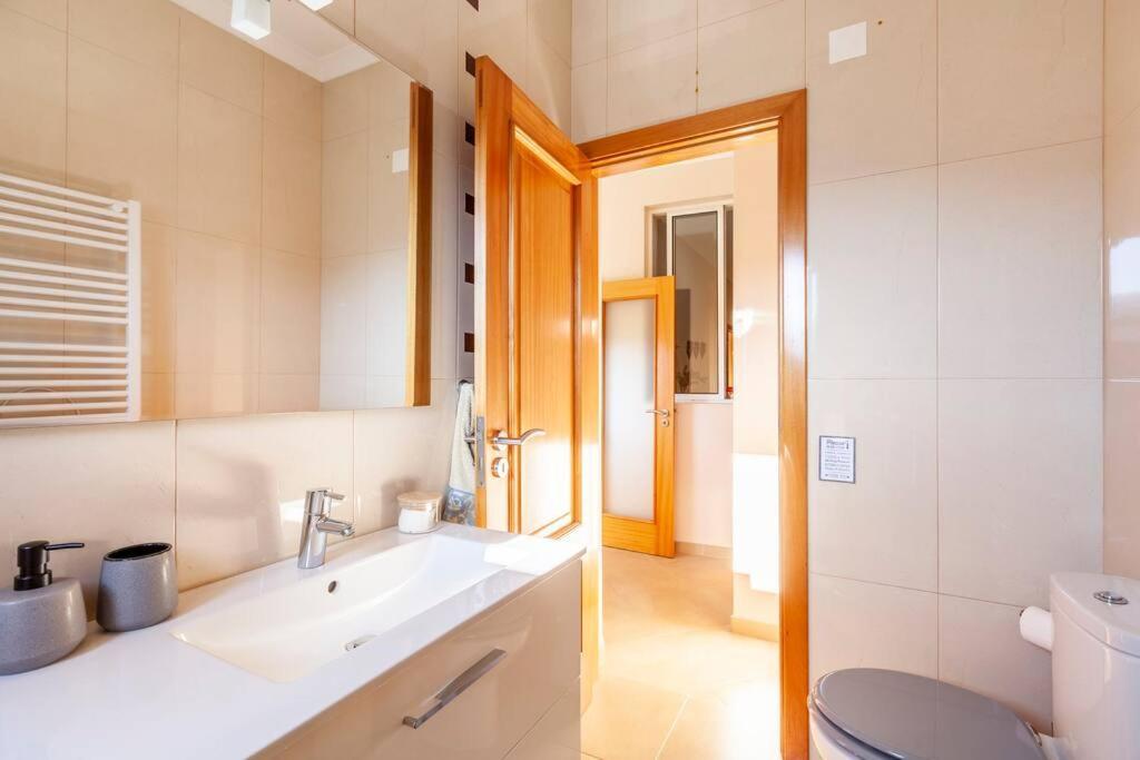 Charming 120M² In Historic Center Lägenhet Lamego Exteriör bild