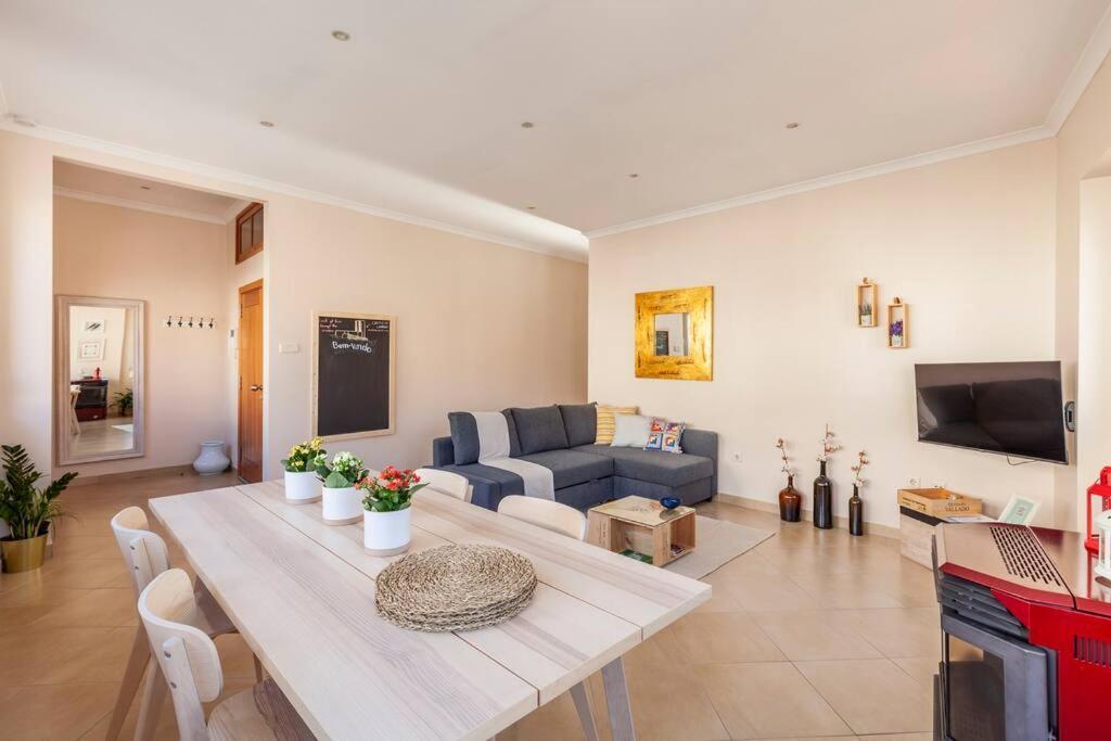 Charming 120M² In Historic Center Lägenhet Lamego Exteriör bild