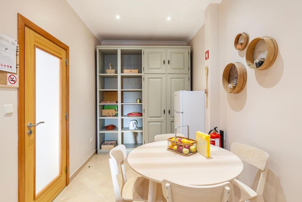 Charming 120M² In Historic Center Lägenhet Lamego Exteriör bild